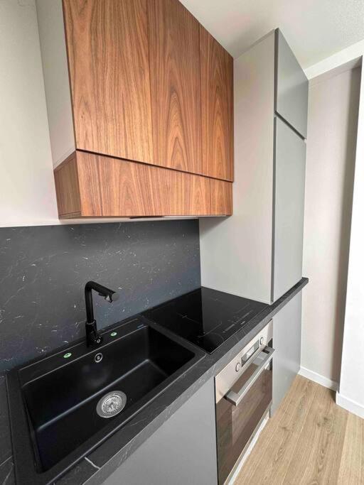 U-Sleep : Appartement 2 Chambres Lieja Exterior foto